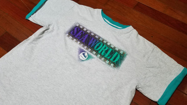 2XL - vtg Seaworld shirt