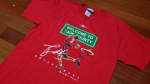 LARGE - vtg Miami Heat D Wade county tee