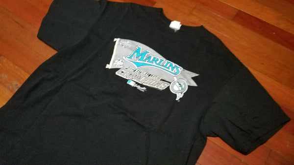 XL - vtg Florida Marlins 2003 NL shirt