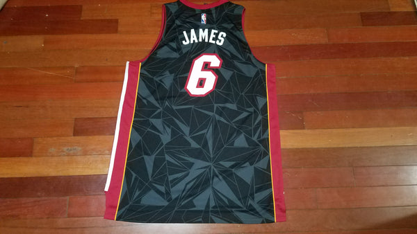 MENS - Worn Miami Heat Lebron James jersey sz 2XL