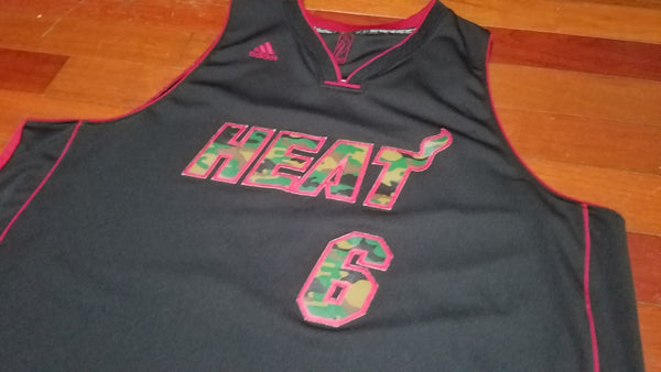 MENS - Worn Miami Heat Lebron James jersey sz 2XL